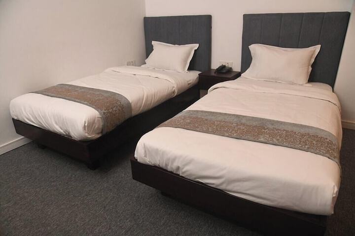 Room 8 of 21