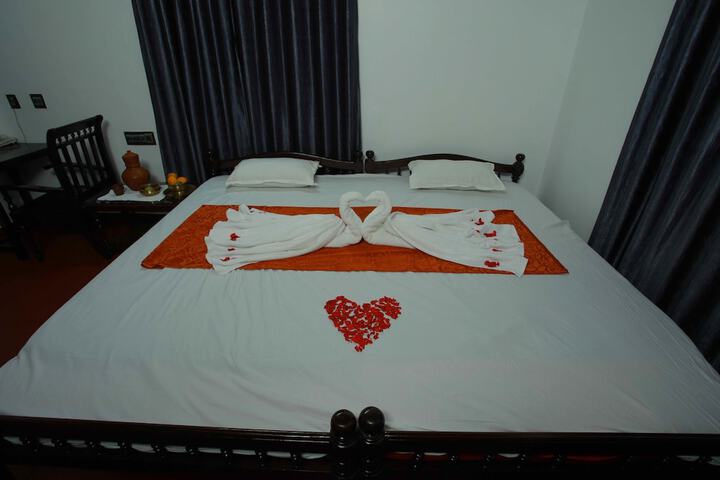 Room 15 of 15