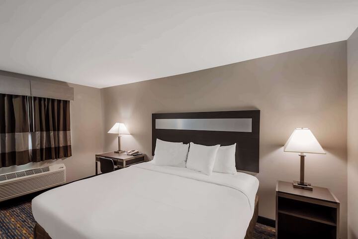 Room 13 of 30