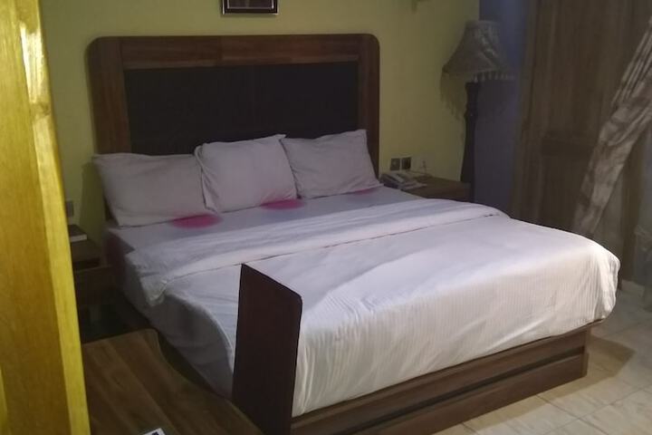 Room 6 of 23
