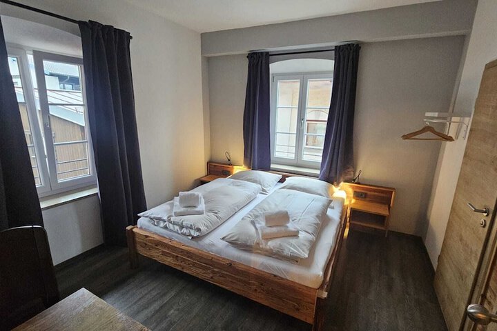 Room 3 of 16
