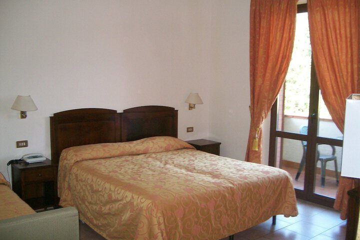Room 5 of 31