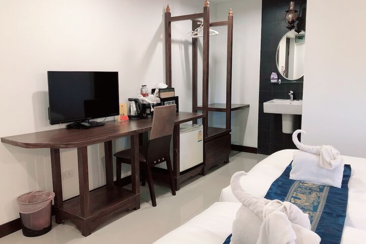 Room 26 of 66
