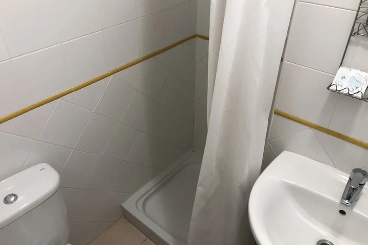 Room 8 of 21