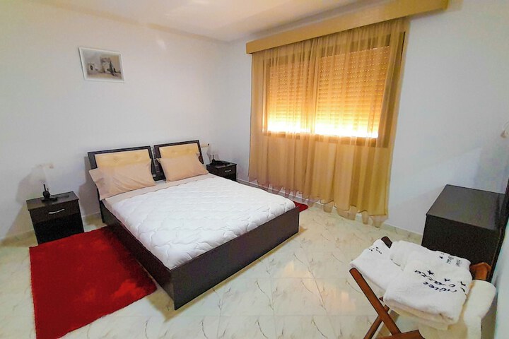 Room 5 of 20