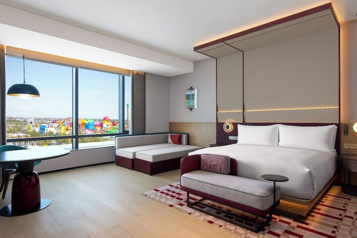 Room 15 of 65