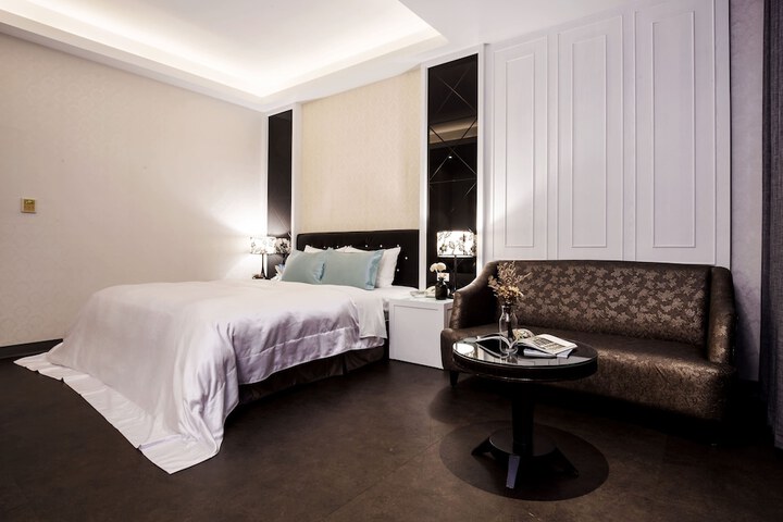 Room 13 of 86