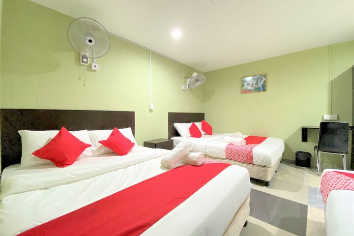 Room 11 of 20