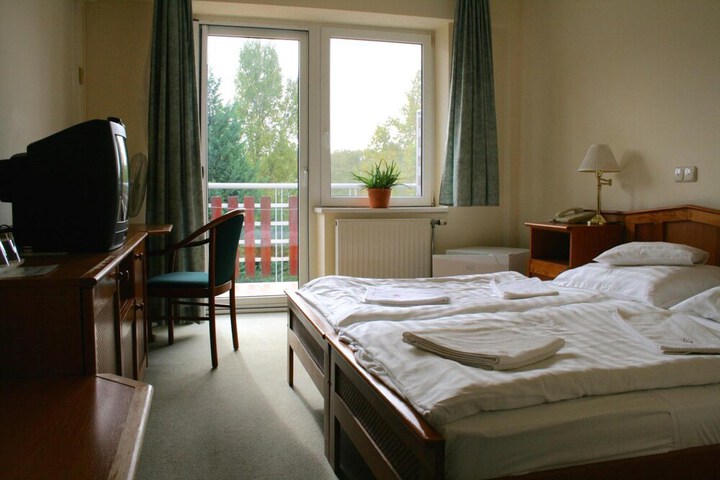 Room 9 of 30