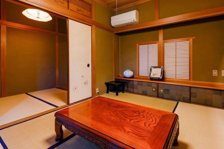 Room 17 of 83