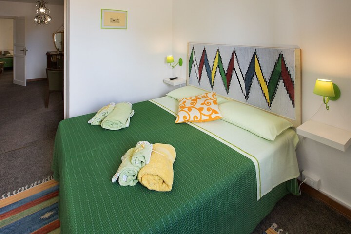 Room 6 of 79