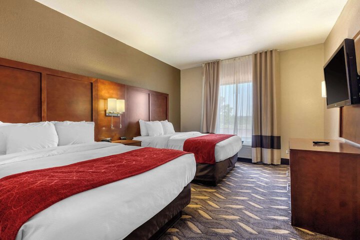Suite King Bed Accessible (18 of 25)