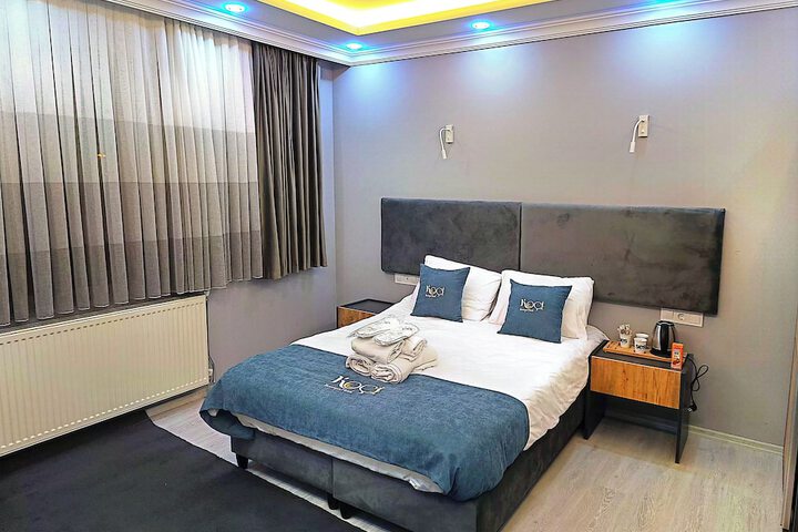 Room 4 of 30
