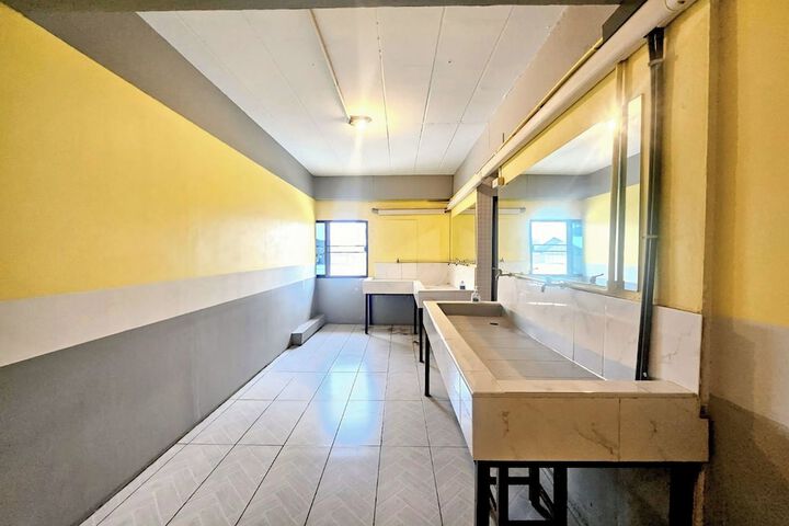 Room 80 of 94