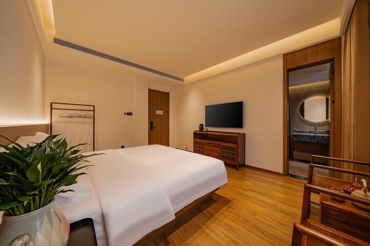 Room 15 of 80