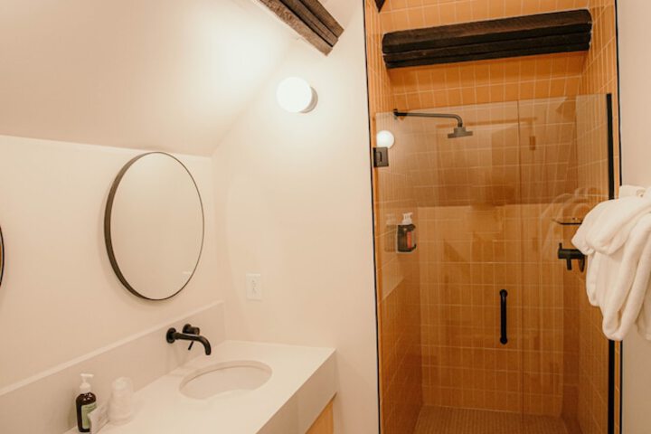 Bathroom shower