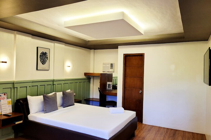 Room 5 of 15