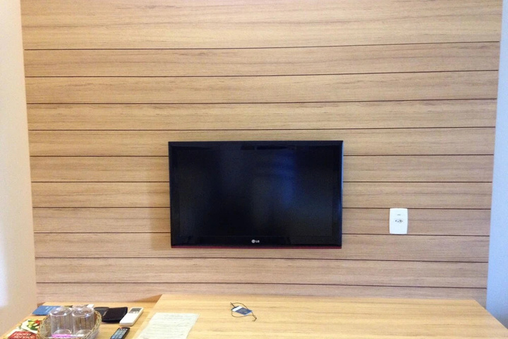 Room 6 of 27