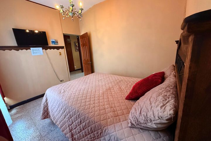 Room 3 of 7