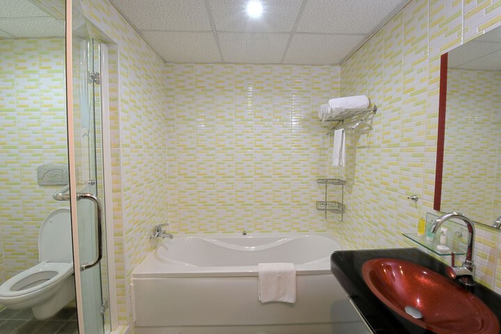 Room 19 of 34