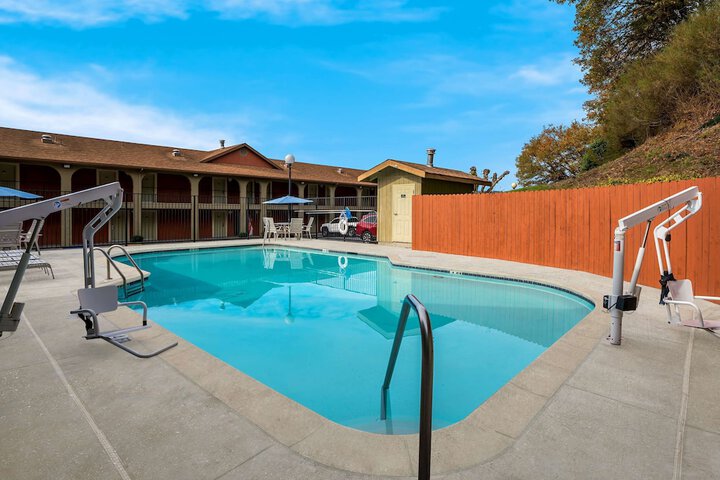 Hotel with Pool