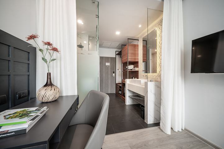Room 20 of 42