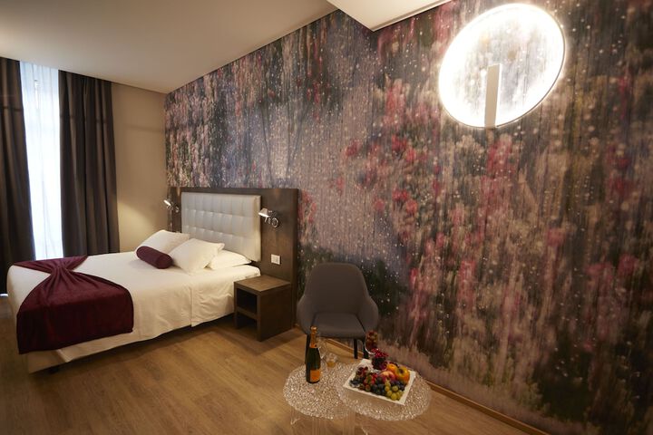 Room 7 of 50