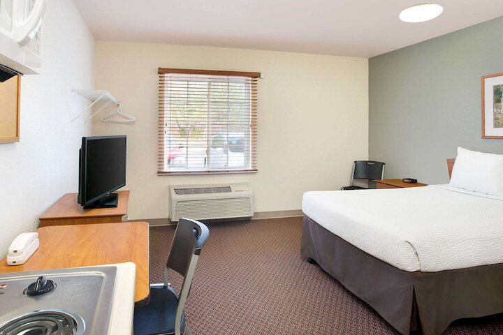 Suite Queen Bed (9 of 9)