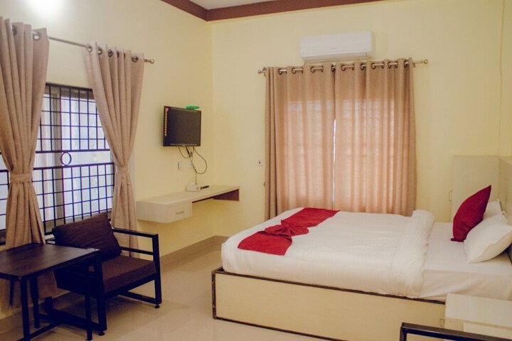 Room 13 of 27
