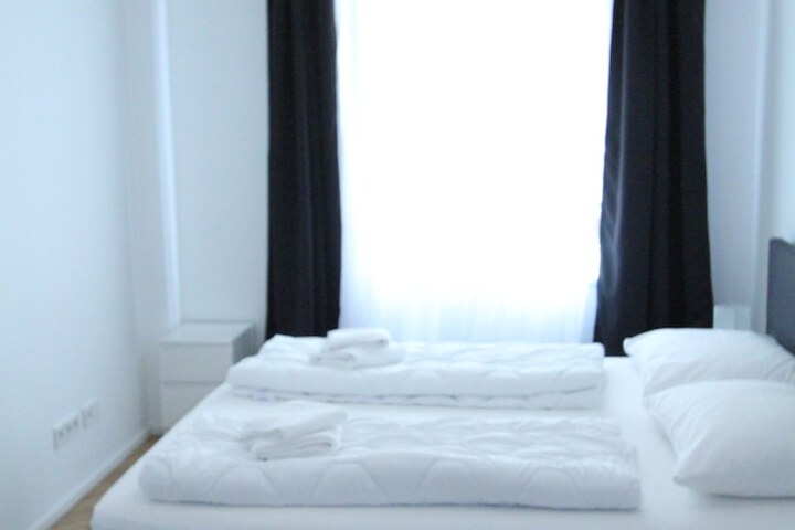 Room 8 of 27