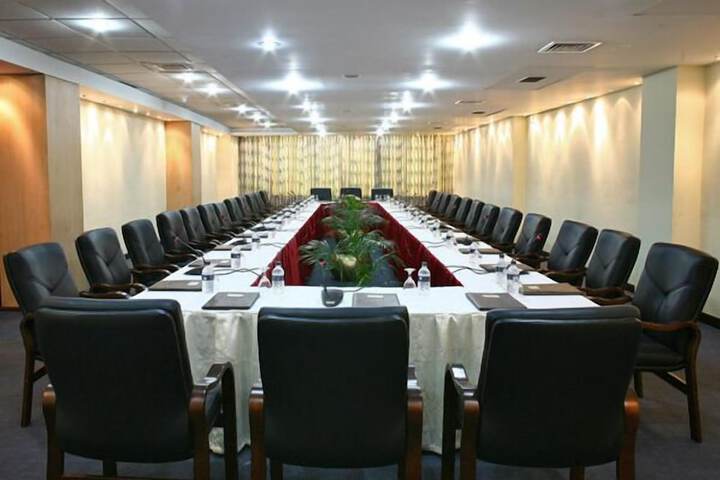 Business Center 62 of 65