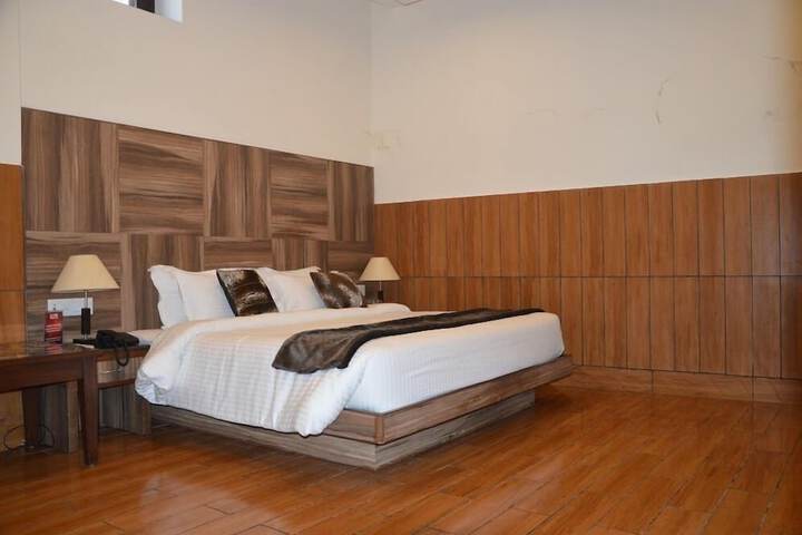 Room 12 of 50