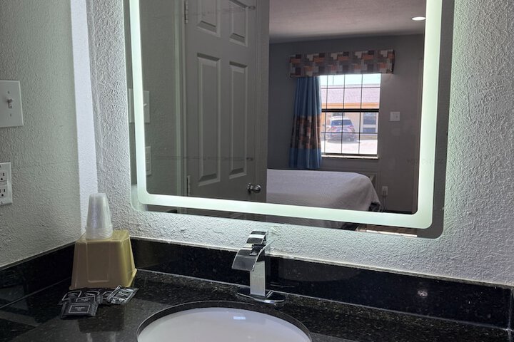 Room 19 of 22
