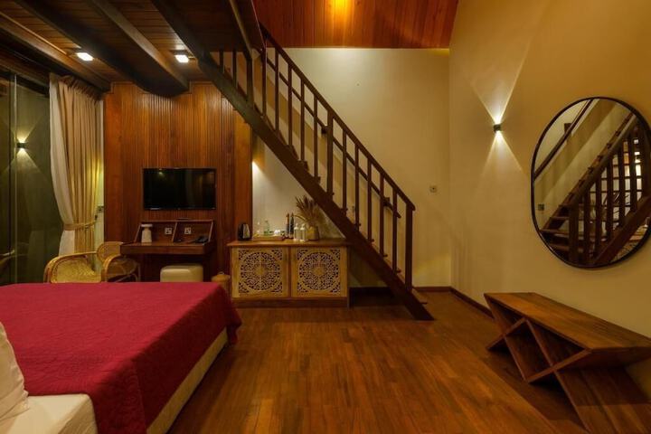 Room 16 of 36