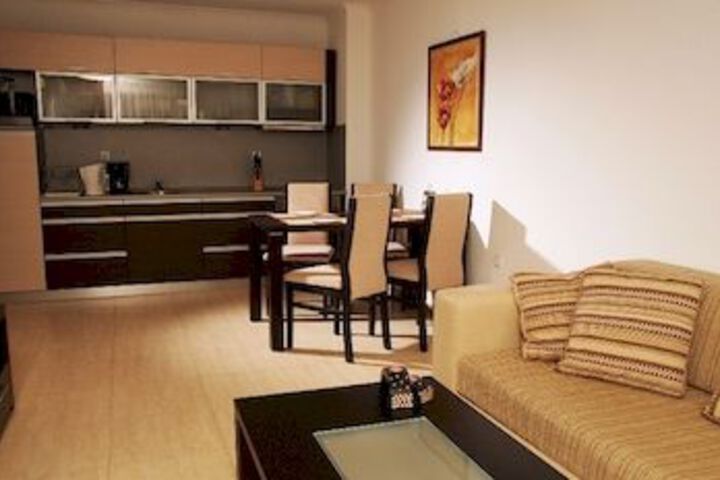 Room 16 of 28