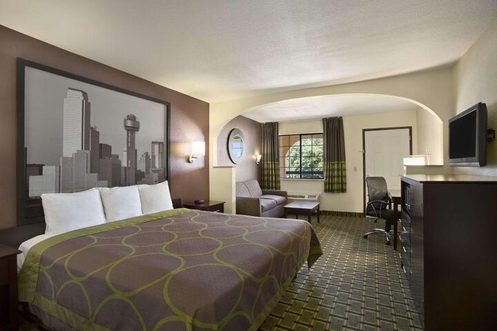 1 King Bed (2 of 8)