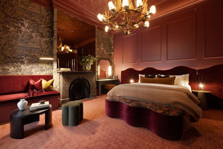 Room 26 of 125