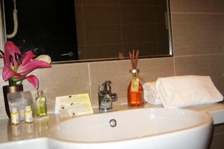 Room 15 of 23