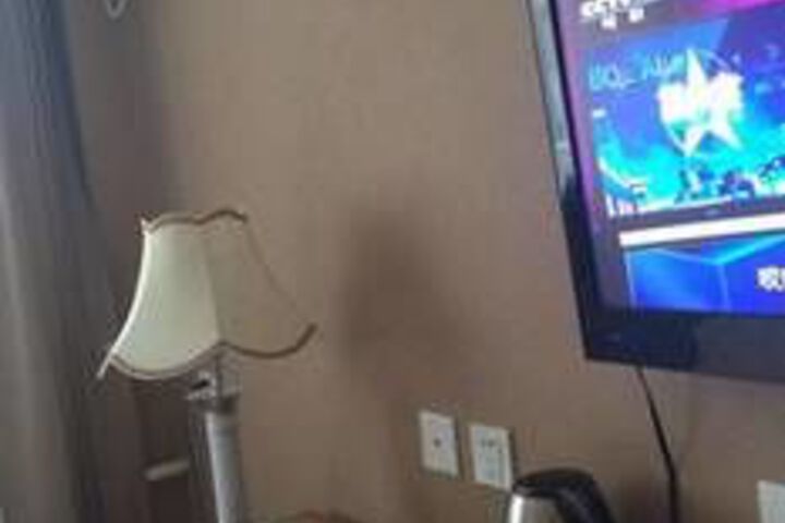 Room 8 of 39
