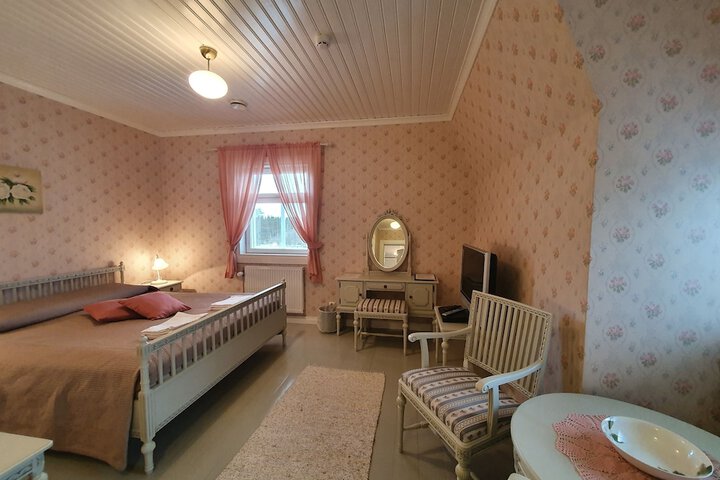 Room 30 of 137