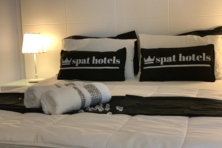 Room 21 of 28