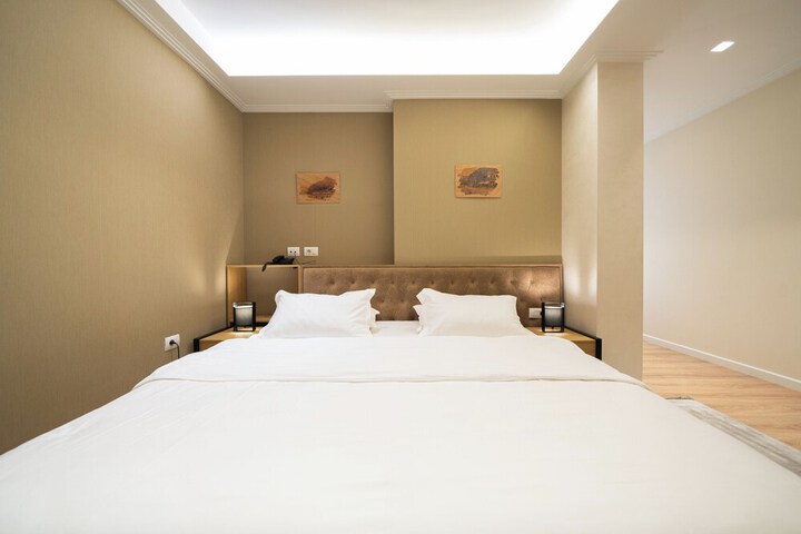 Room 34 of 91
