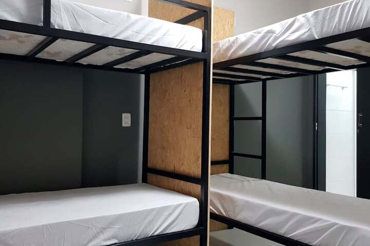 Room 6 of 40