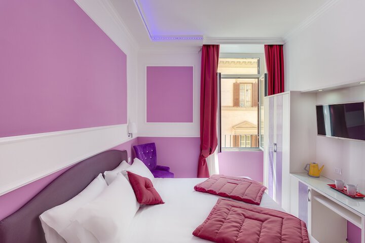 Room 10 of 33