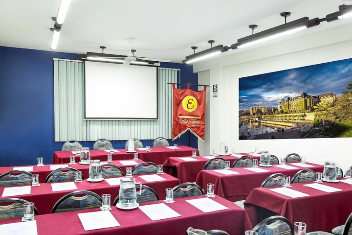Room 28 of 35