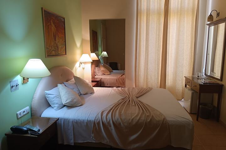 Room 53 of 141