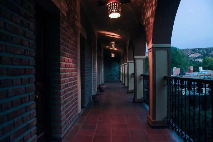 Ballroom/Hall 17 of 41
