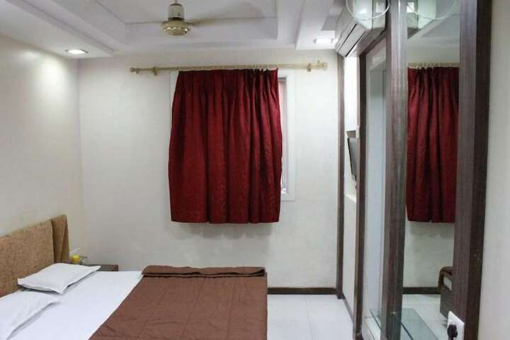 Room 10 of 24
