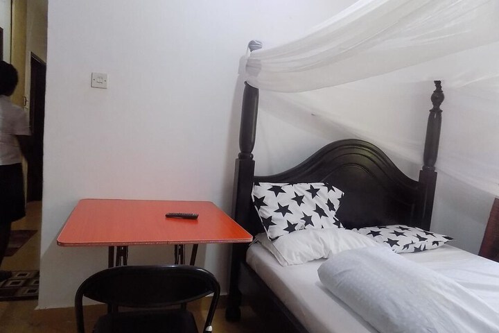 Room 7 of 11