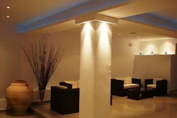 Entrance & Lobby